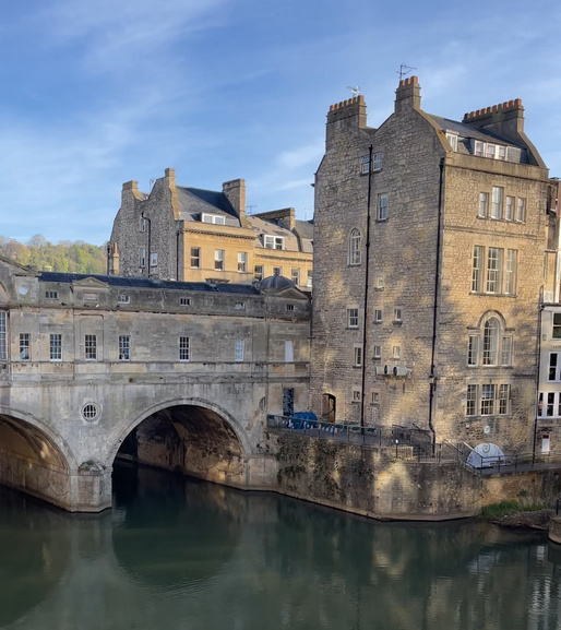 Overlooking Pulteney Bridge on a sunny day